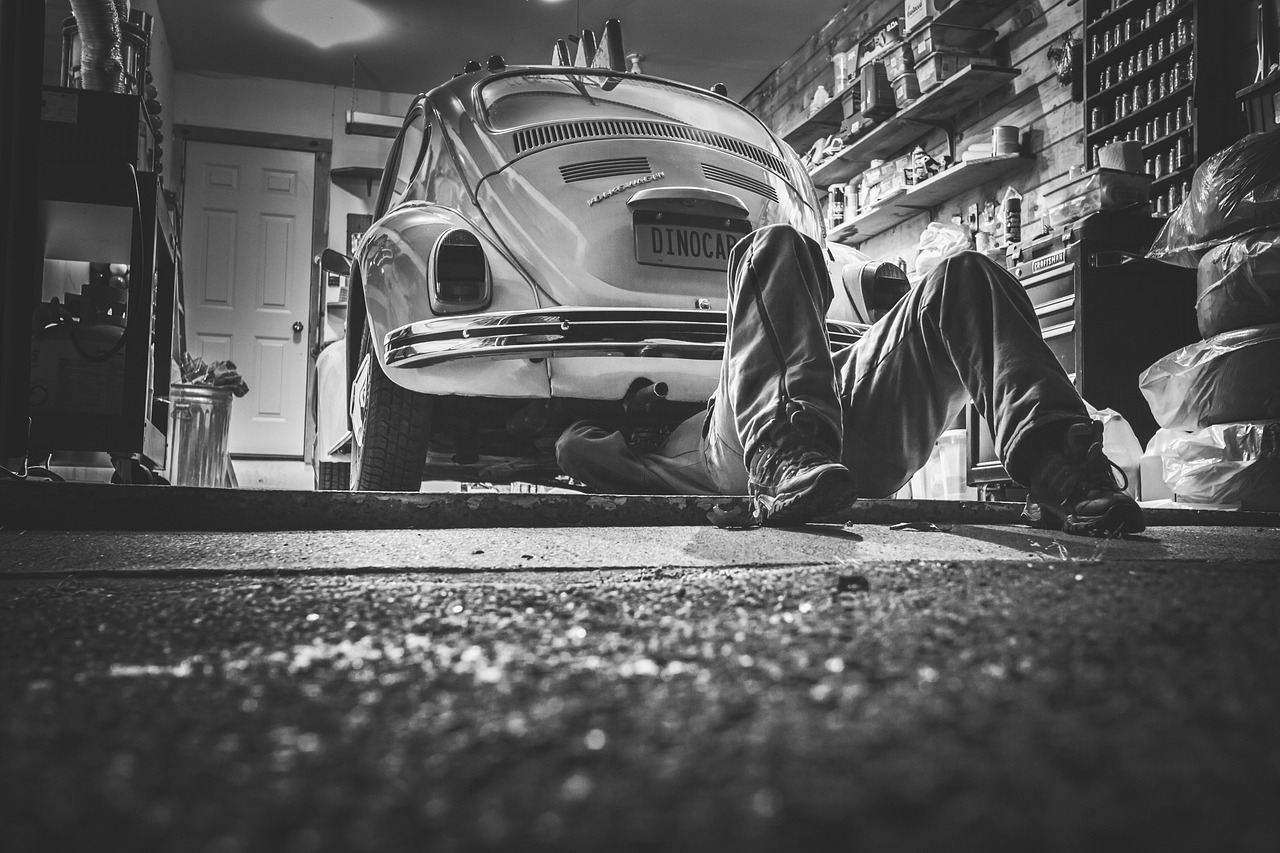Comparing Professional and DIY Fluid Checks: The Importance of Expertise